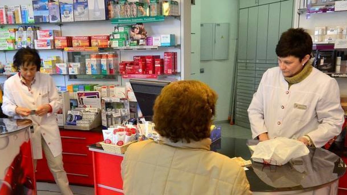 Establecimiento de farmacia en la capital soriana. / ÁLVARO NARTÍNEZ-