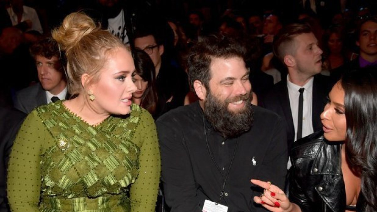 Adele y su hasta ahora marido, Simon Konecki, en una gala de los Grammy, en febrero del 2017.-GETTY IMAGES