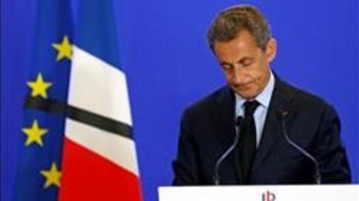 Nicolas Sarkozy pronuncia un discurso tras reciente el asesinato de un sacerdote en Francia.-BENOIT TESSIER / REUTERS
