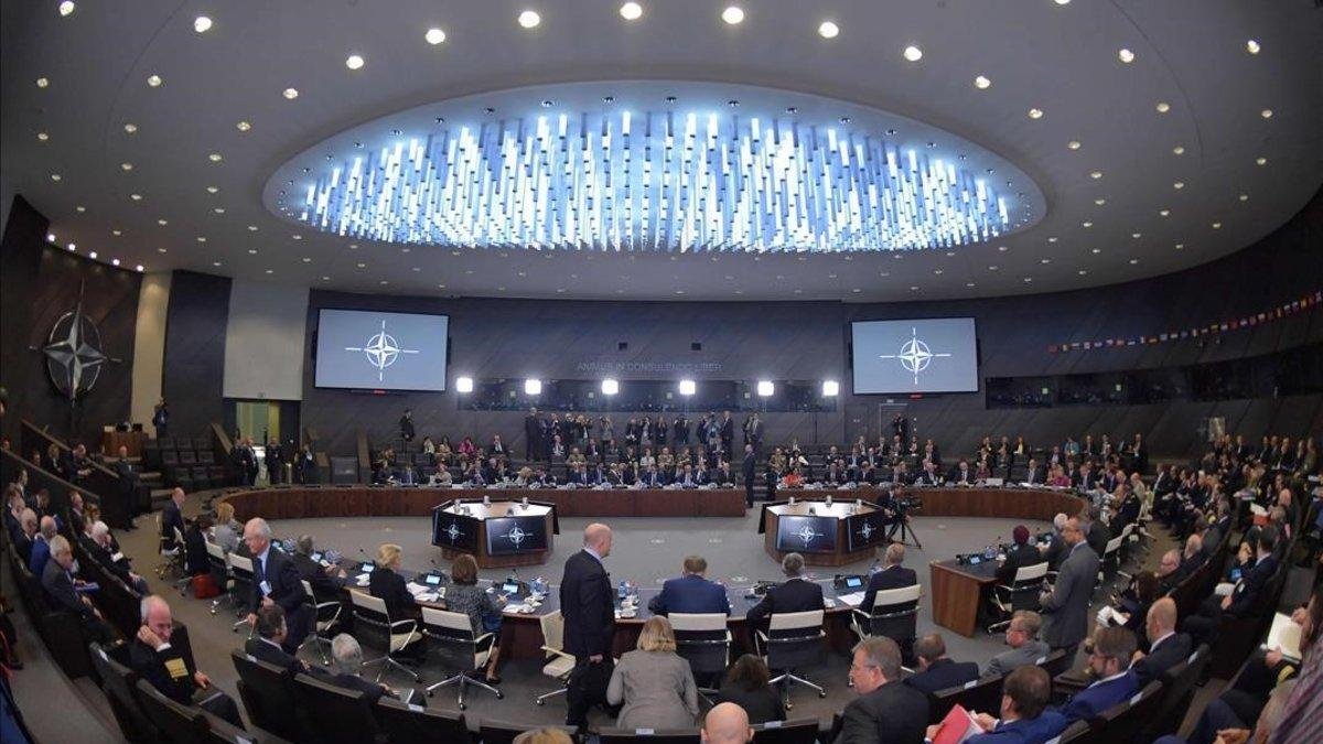 Cumbre de ministros de Defensa en la sede de la OTAN en Bruselas.-AFP