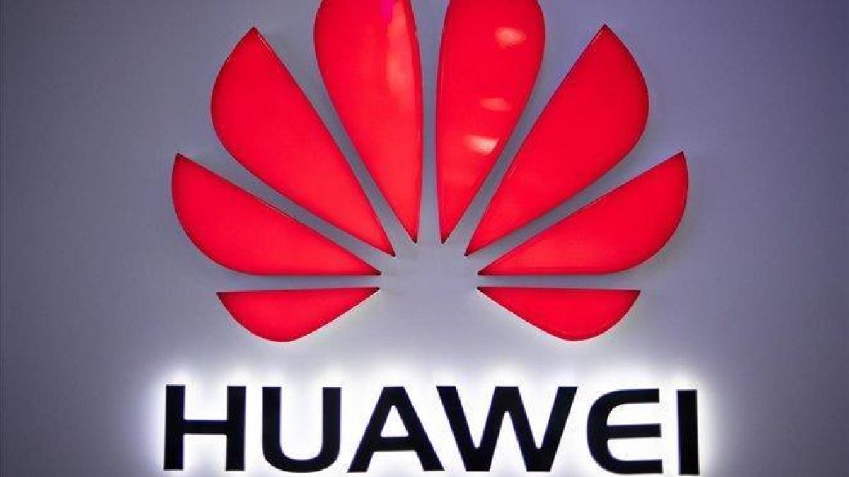 Logotipo de Huawei.-AFP / FRED DUFOUR