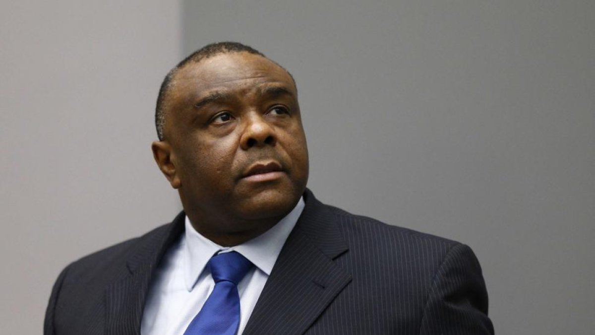 El exjefe militar del Movimiento para la Liberación del Congo Jean-Pierre Bemba se sienta ante la Corte Penal Internacional en La Haya.-EFE / MICHAEL KOOREN / POOL