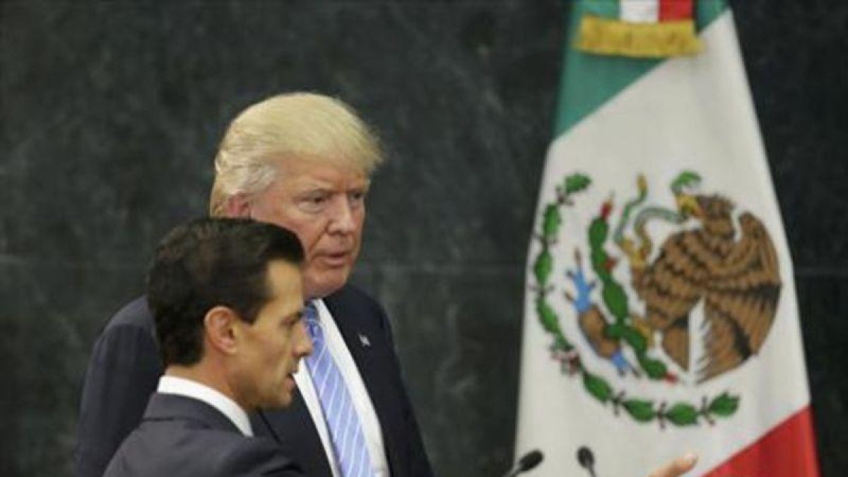 Donald Trump y Enrique Peña Nieto.-REUTERS / HENRY ROMERO