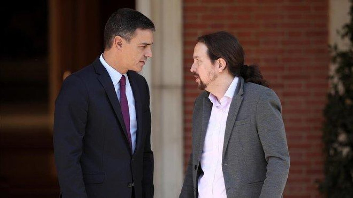 Pedro Sánchez y Pablo Iglesias, en una reunión del 16 de octubre del 2019.-EUROPA PRESS (EDUARDO PARRA)