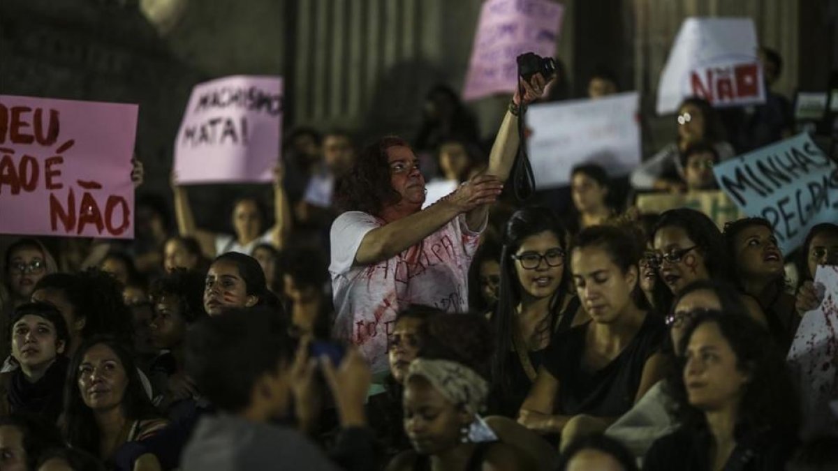 Activistas protestan en Río contra la violación de una adolescente el pasado 27 de mayo-EFE