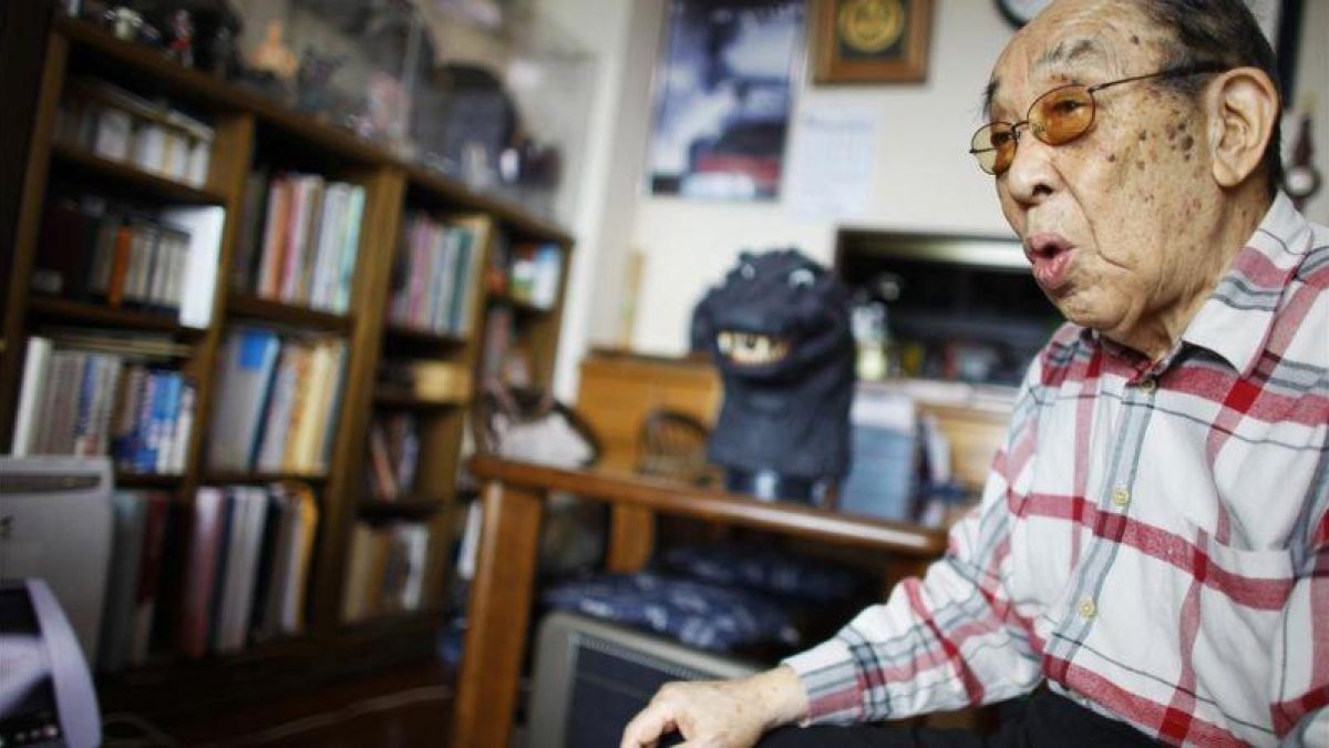 Haruo Nakajima, fotografiado en su casa de Sagamihara, cerca de Tokio, en el 2014.-AP / JUNJI KUROKAWA