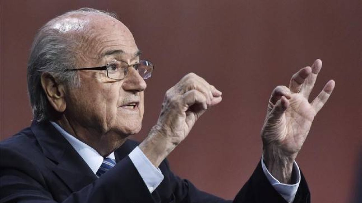 Blatter, durante su discurso de este viernes en el 65º Congreso de la FIFA.-Foto: AFP / MICHAEL BUHOLZER