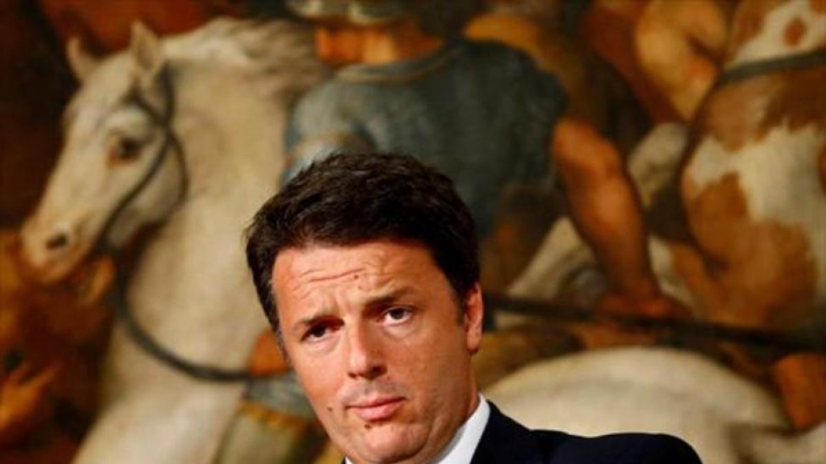 Matteo Renzi, durante una rueda de prensa en el palacio Chigi, en el mes de junio.-REUTERS / TONY GENTILE