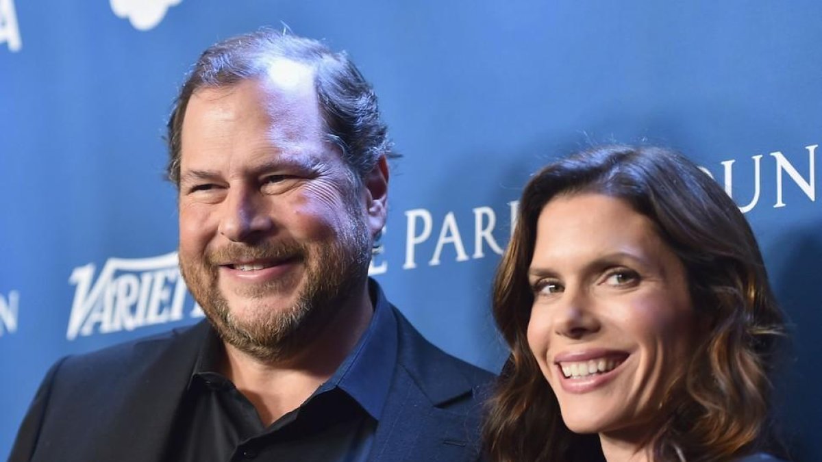 Marc Benioff y su mujer, Lynne, en una gala benéfica celebrada en Beverly Hills, en el 2016.-ALBERTO E. RODRIGUEZ (AFP)
