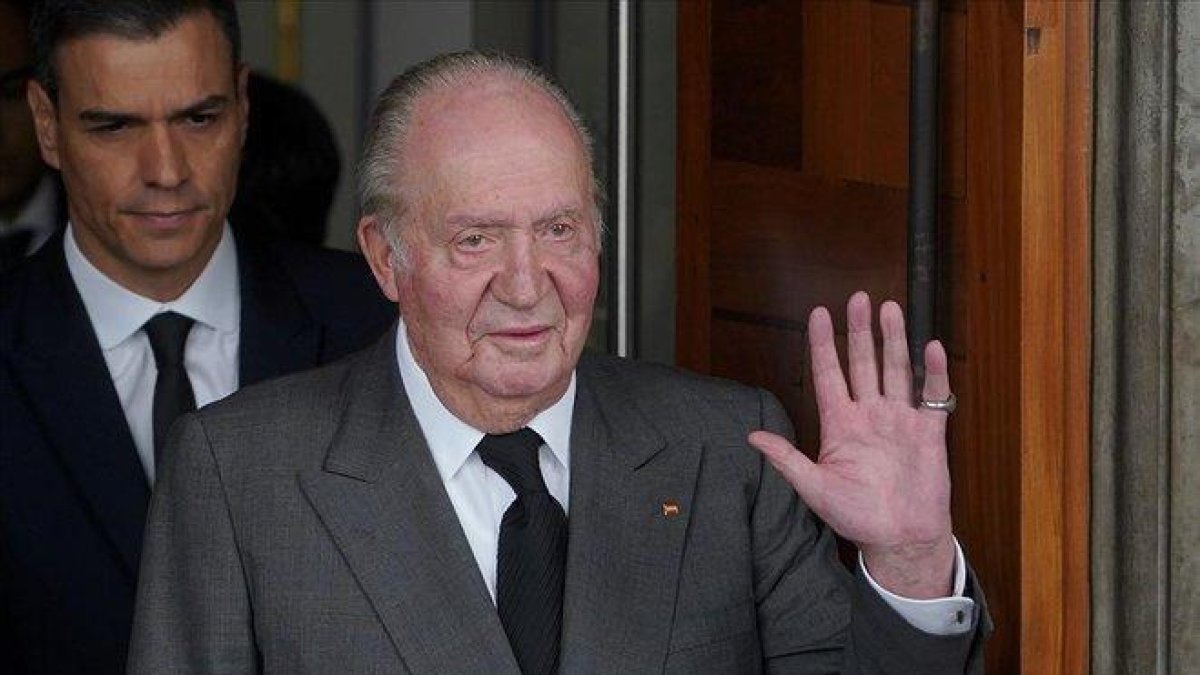 El Rey Juan Carlos I abandonará totalmente la vida pública.-JOSÉ LUÏS ROCA