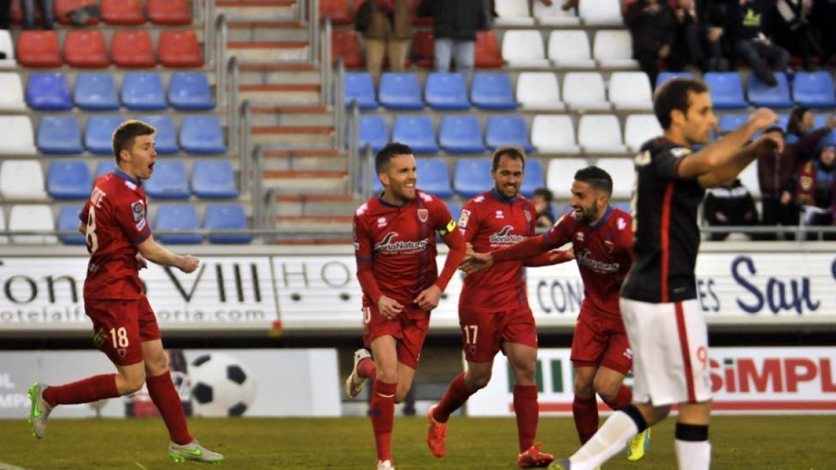 El Numancia ganaba al Bilbao Athletic en un encuentro en el que tuvo que sufrir hasta el final para asegurarse los tres puntos.-Diego Mayor