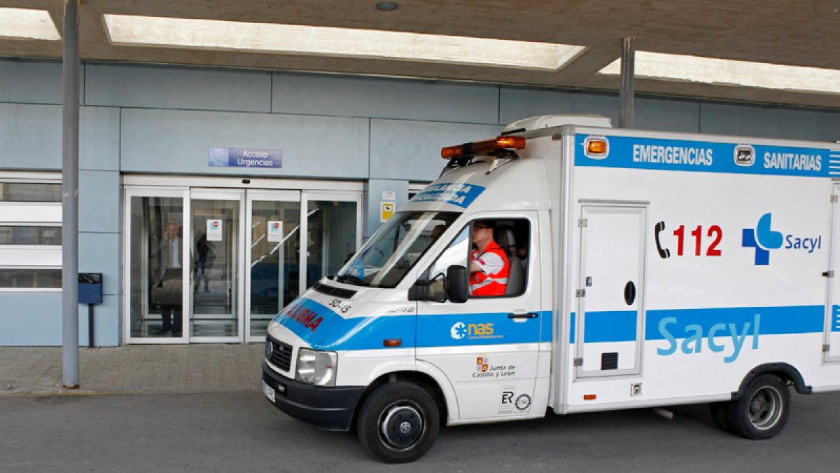 Una ambulancia en el Hospital. HDS