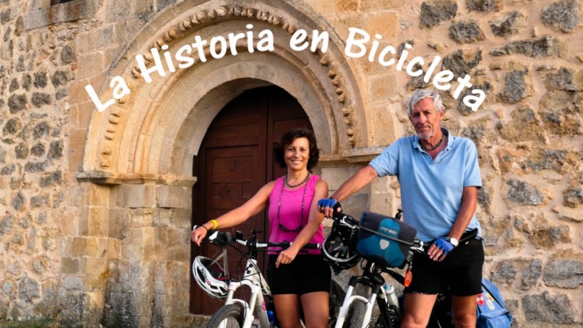 Muñoz y Rubio en la nueva ruta de 'La Historia en Bicicleta' por Soria. HDS