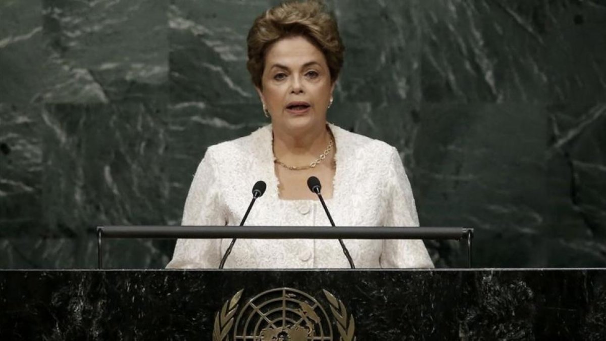 La presidente de Brasil, Dilma Rousseff, durante su discurso este viernes en la ONU.-REUTERS / MIKE SEGAR