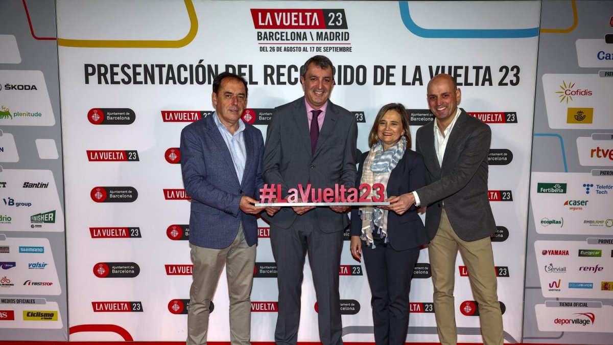 Benito Serrano, Javier Guillén, Elia Jiménez y Juan Ramón Soria en la presentación de la Vuelta a España. HDS