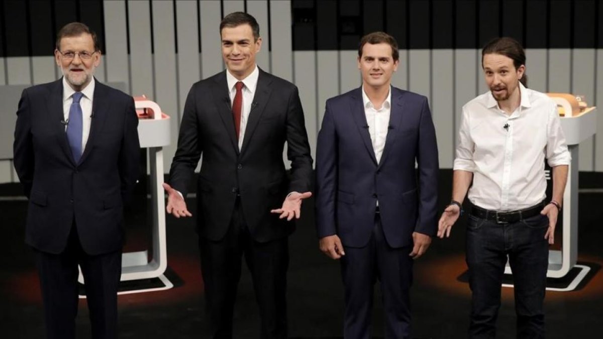 Mariano Rajoy , Pedro Sanchez, Pablo Iglesias y Albert Rivera, en el plató del debate a cuatro.-JOSE LUIS ROCA