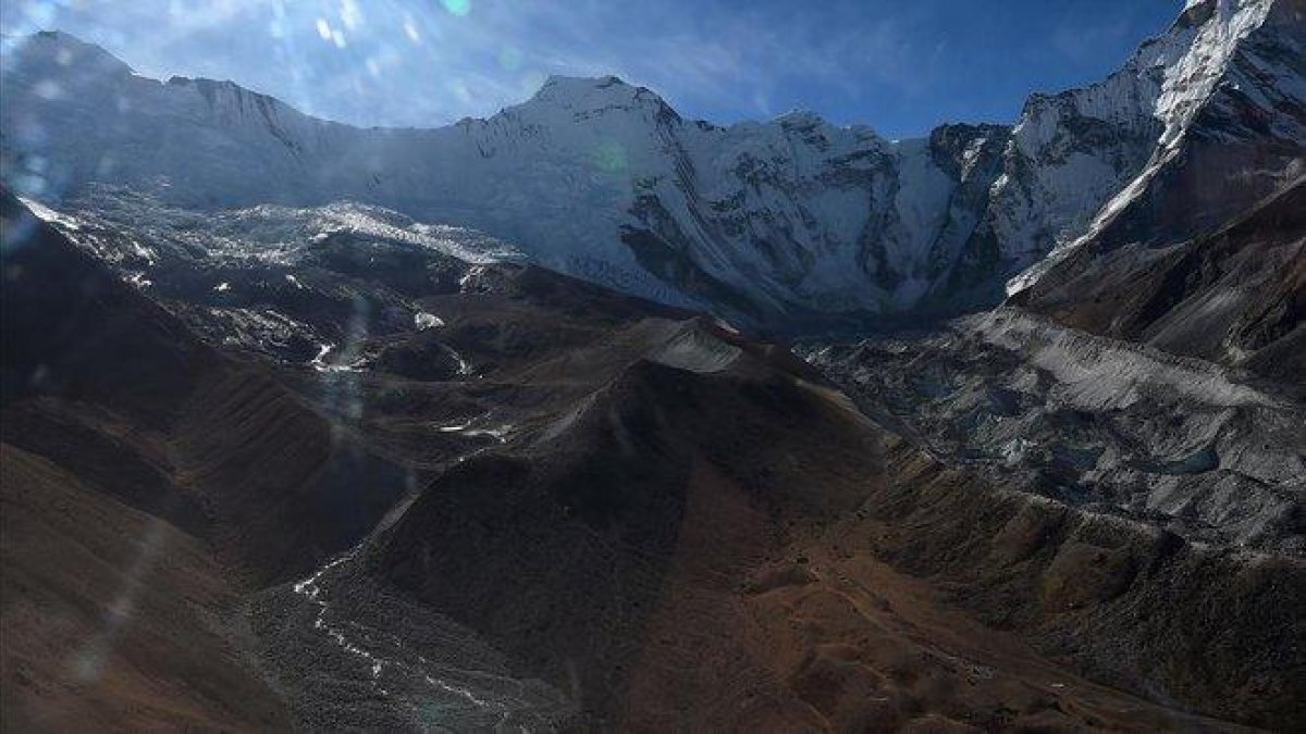 Imagen aérea en la región nepalí del Everest.-