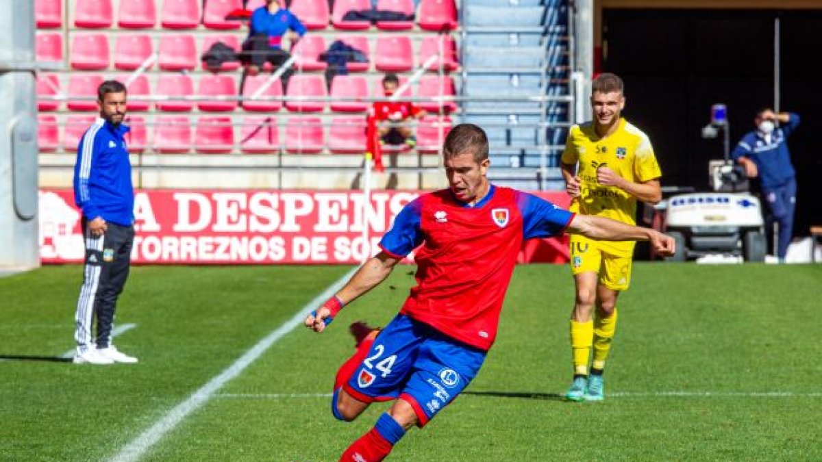 Dani Fernández fue clave en el empate del filial con sus dos goles. HDS