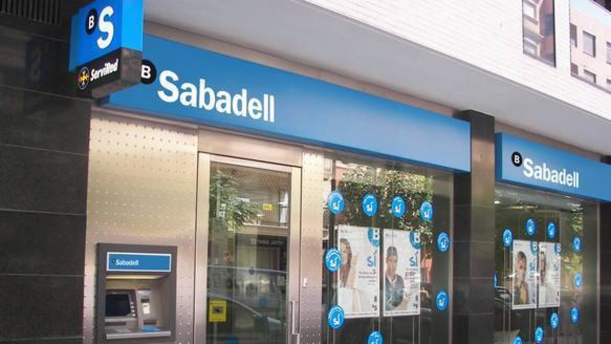 Una oficina del Banco Sabadell en Cataluña.-