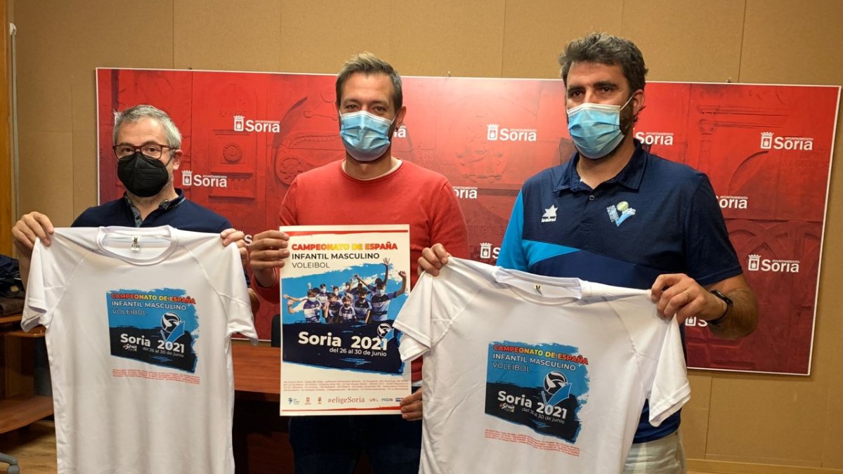 Cabrerizo, Salvador y Sevillano en la presentación del torneo. HDS