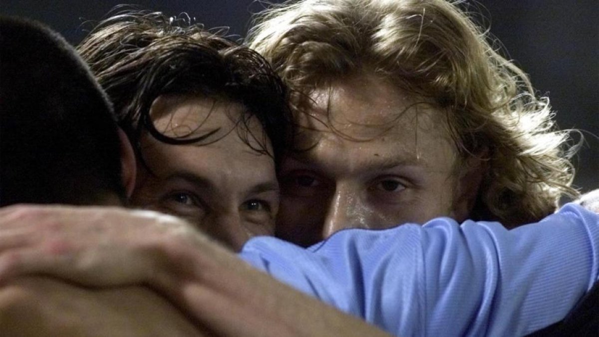 Mostovoi y Karpin celebran un gol del Celta contra la Juventus en un partido de la Copa de la UEFA del 2000.-AP / SANTIAGO LYON
