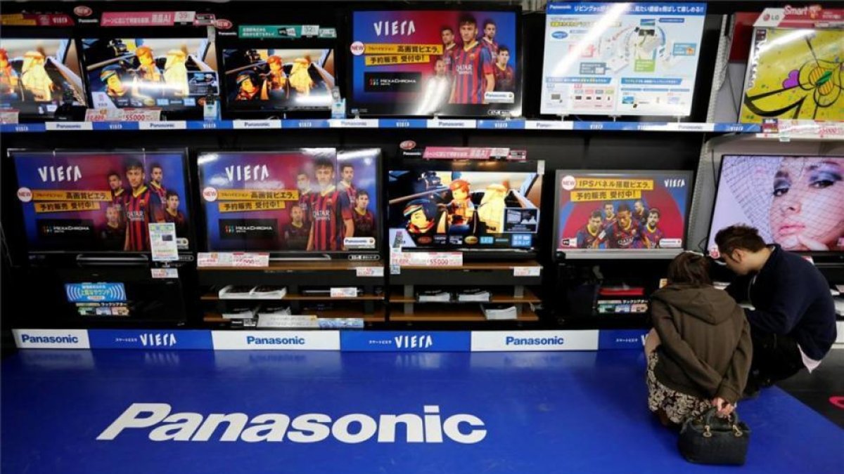 Televisores de Panasonic en una tienda de Tokio, Japón.-REUTERS