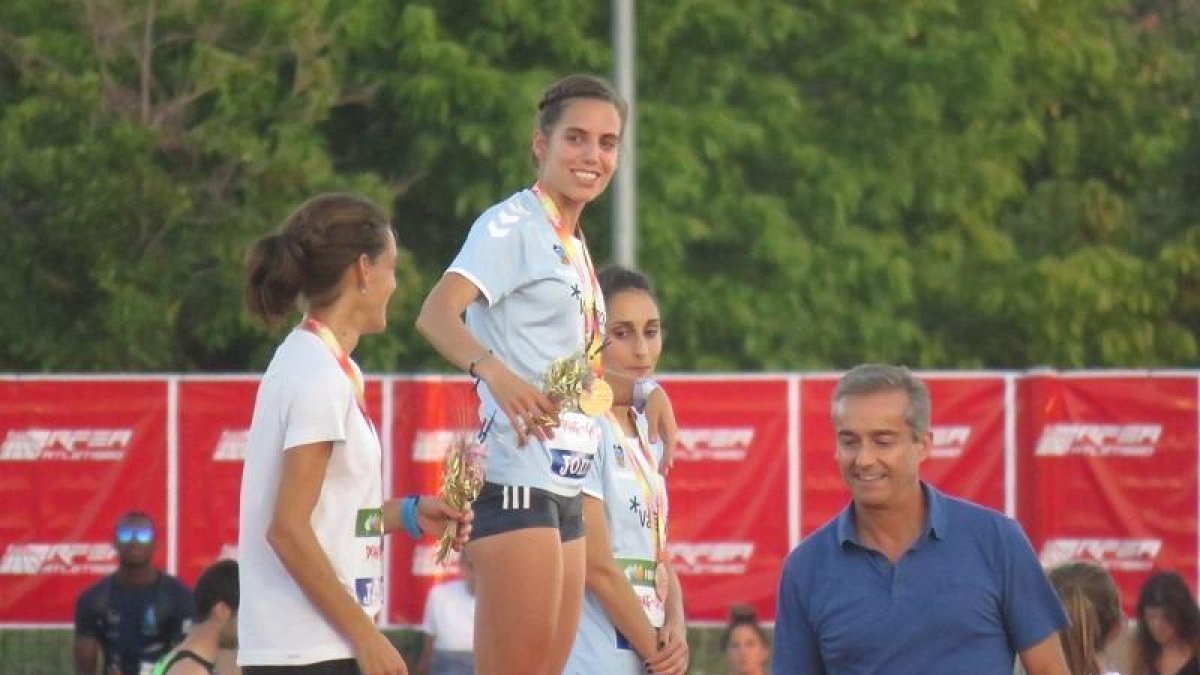 Marta Pérez, en lo alto del podio.-HDS