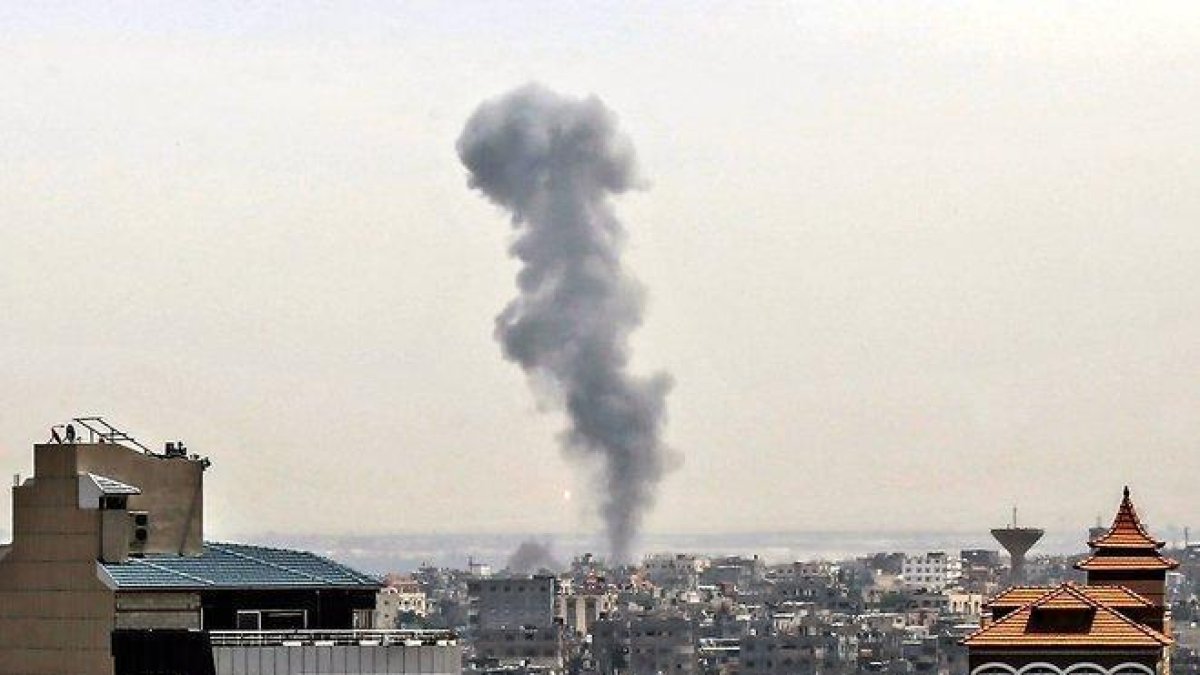 Un avión y un tanque atacaron varios objetivos militares de Hamás en el norte de la Franja de Gaza. Un avión y un tanque atacaron varios objetivos militares de Hamás en el norte de la Franja de Gaza.-AFP