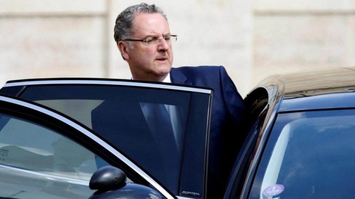 Richard Ferrand sale del Elíseo tras el Consejo de Ministros de este martes.-REUTERS / CHARLES PLATIAU