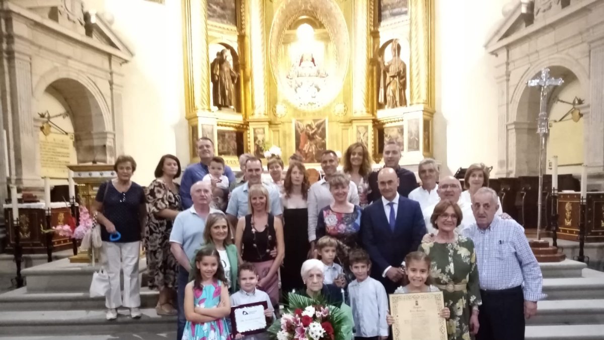 Detalle del homenje en Ágreda a Ángela Ruiz.