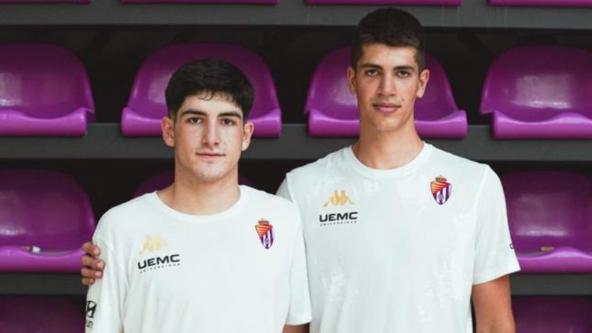 Diego Muzquiz a la derecha de la imagen en la pretemporada del Real Valladolid.