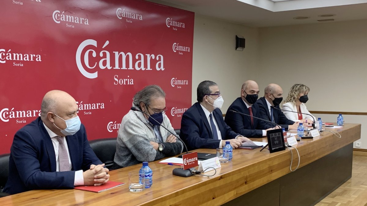 Firma del manifiesto por las ayudas al funcionamiento de las Cámaras de Soria, Cuenca y Teruel.