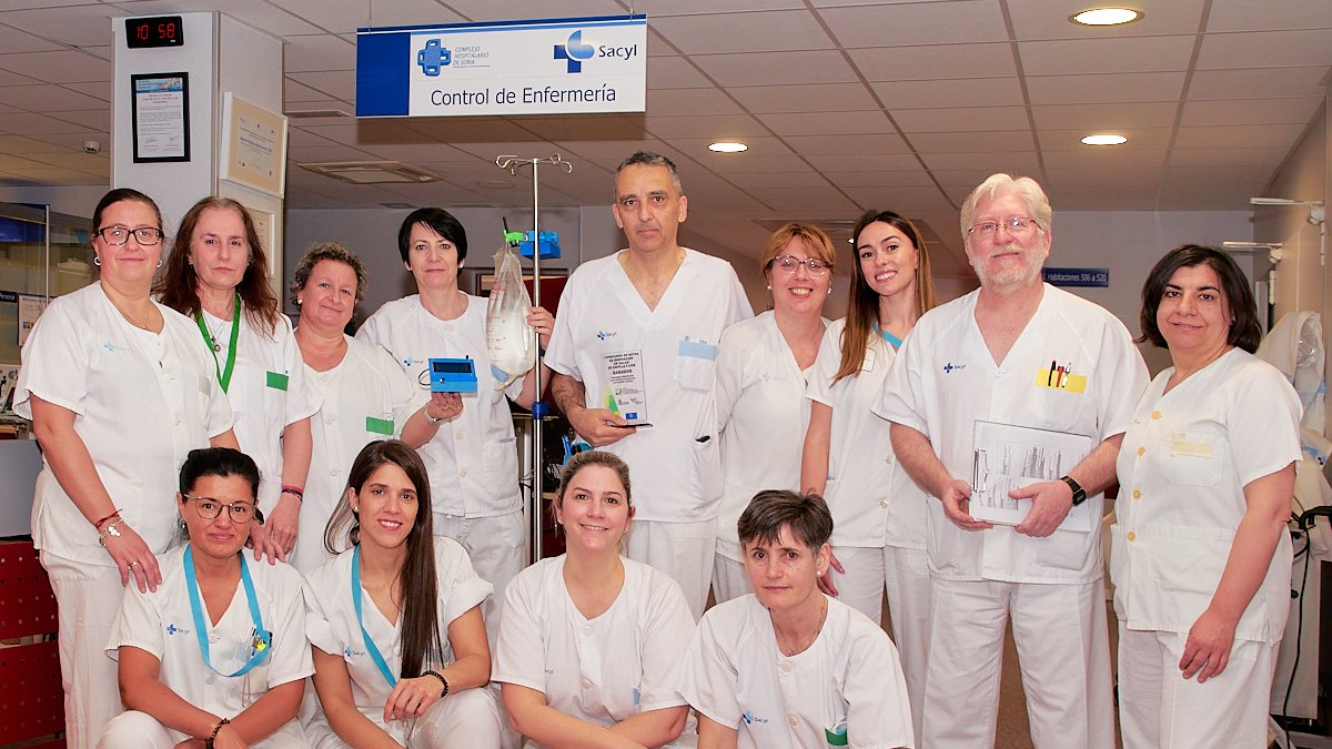 Sanitario de la Unidad de Urología del Hospital Santa Bárbara de Soria que han implantado un timbre avisador.