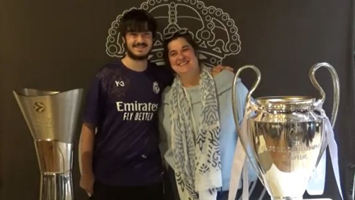 La Peña Madridista soriana cumplió 45 años y desde las peñas del Real Madrid se ha conmemorado con un vídeo de la celebración. Numerosos socios se acercaron a El Burgo de Osma en la celebración a la que acudieron como representantes del club el histórico portero Agustín, titular en la consecución de la Copa de la UEFA en 1986, o el jugador de baloncesto Chechu Biriukov, clave en la consecución de 12 títulos en 11 temporadas.