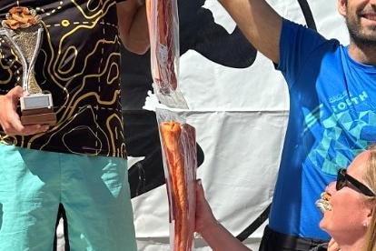 El ganador de la prueba se lleva como premio su altura en torreznos.