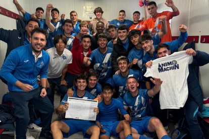 El Calasanz B celebra la clasificación para los cuartos de la Copa Diputación tras ganar a la Valeránica.