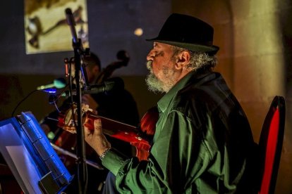 Poesía Necesaria recrea musicalmente cada uno de los sonetos