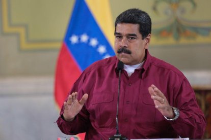 Maduro, que abandonó el martes la capital cubana, fue despedido en el aeropuerto internacional José Martí de La Habana por Castro.-PRENSA MIRAFLORES