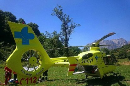 Helicóptero sanitario en una imagen de archivo. HDS