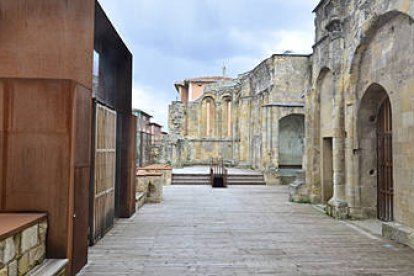 Las ruinas de San Nicolás. / ÁLVARO MARTÍNEZ-