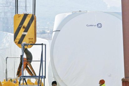 Empleados en las instalaciones de Siemens Gamesa en Ágreda.-L.A.T.