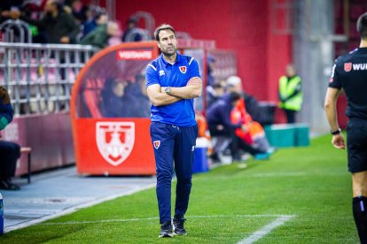 Iñaki Bea en el partido de la Copa del Rey ante el Sporting de Gijón. MARIO TEJEDOR