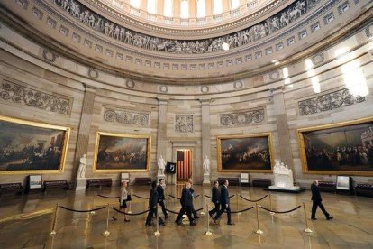 Los fiscales demócratas escenifican el inicio del ’impeachment’ en el Capitolio.-AFP