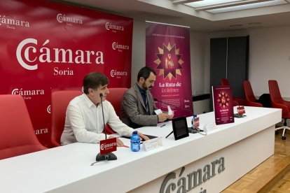 Mariano Tundidor y Javier Muñoz, ayer en la presentación de la Ruta de los belenes. HDS