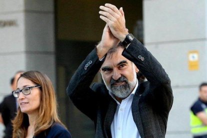 El presidente de Òmnium Cultural, Jordi Cuixart, acudiendo a prestar declaración el 6 de octubre del 2017-JUAN MANUEL PRATS