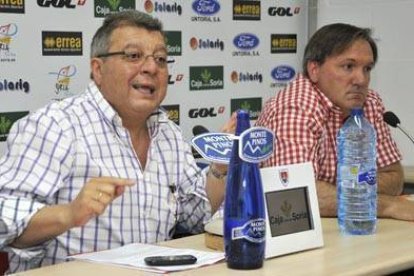 Víctor Martín y Eduardo Rubio en la presentación de la campaña de abonados. / Valentín Guisande-