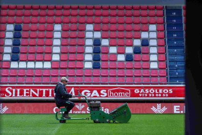 El estadio de Los Pajaritos ya se prepara para acoger de nuevo la Segunda Federación. MARIO TEJEDOR