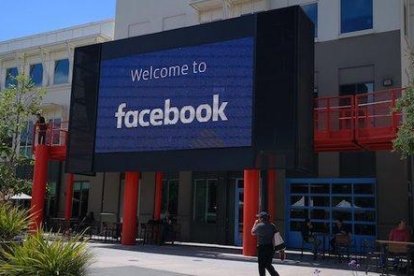 Fachada de la sede de Facebook en Menlo Park, California, EEUU.-