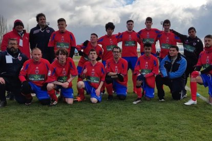 El equipo del Numancia de fútbol inclusivo que en abril compitió en el Torneo Más que Goles. HDS