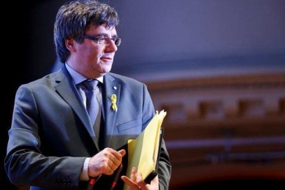 El expresidente de la Generalitat Carles Puigdemont tras la conferencia de prensa que ofreció el 18 de marzo del año pasado en la localidad suiza de Ginebra.-EFE / SALVATORE DI NOLFI